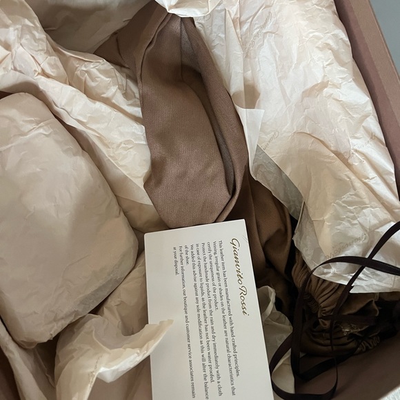 glamorous Cheetah/Leopard Print Gianvito Rossi size 39 only worn ONCE - Picture 7 of 9